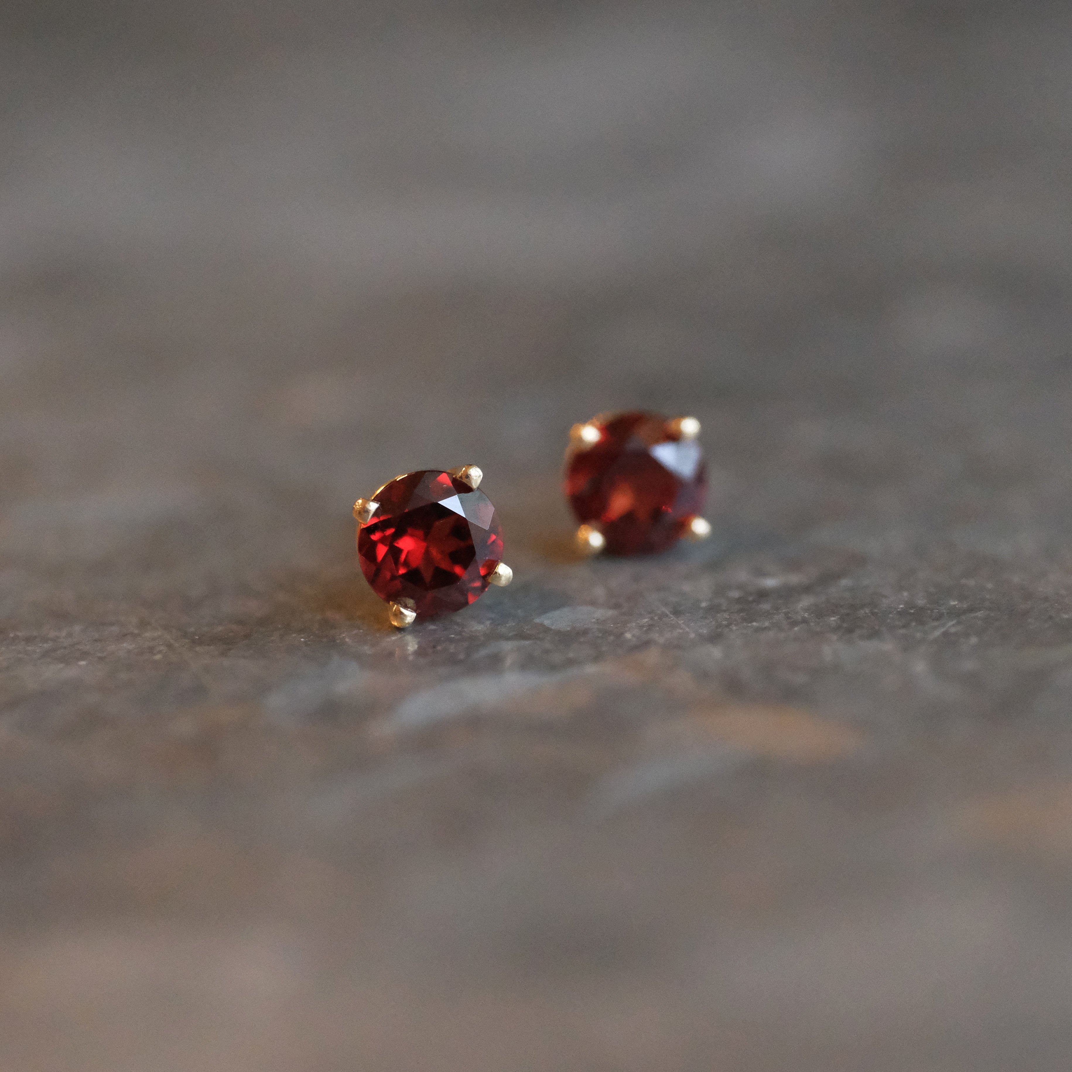 14k + Garnet Sangre Studs