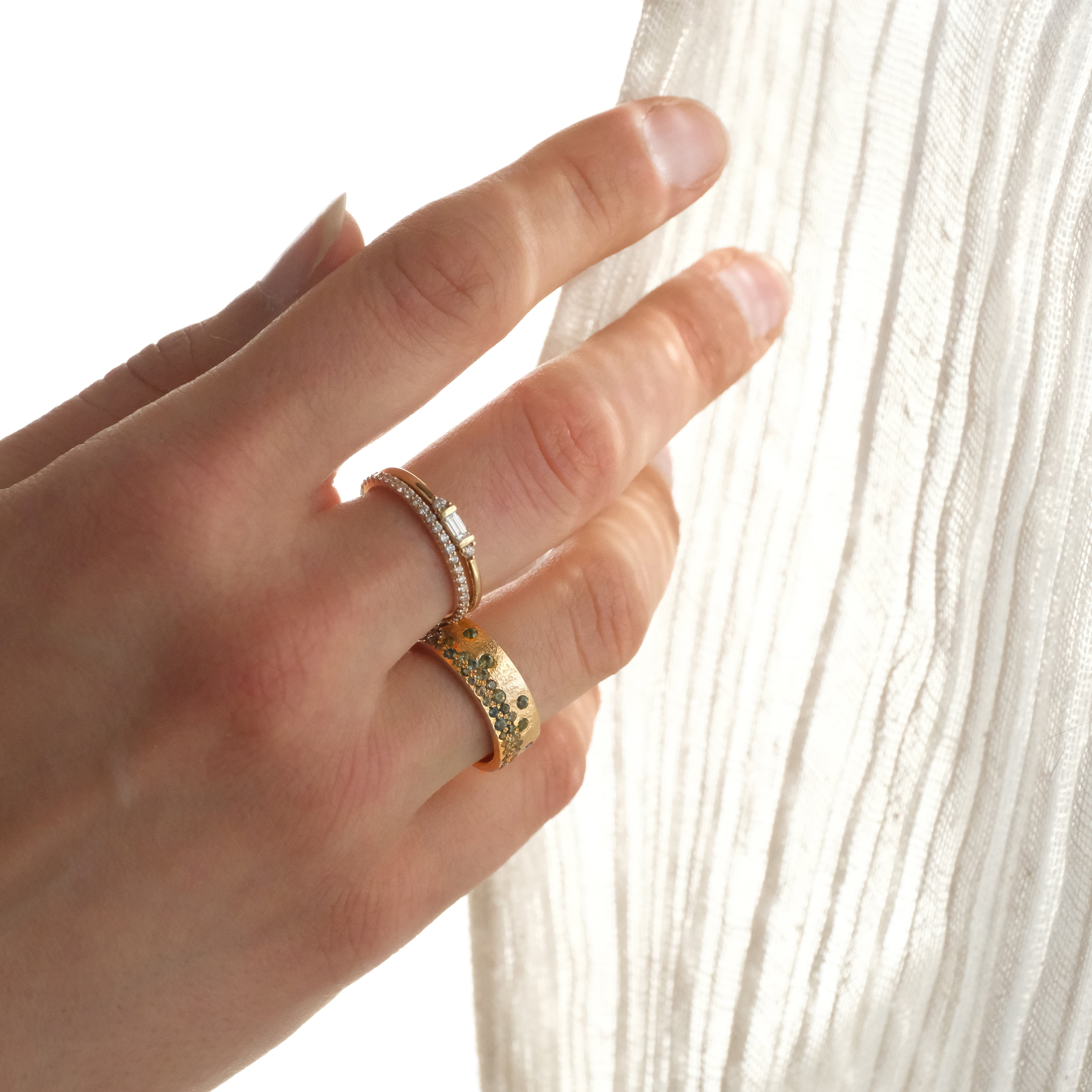 14k + Green Sapphire Drift Ring (Size 6)