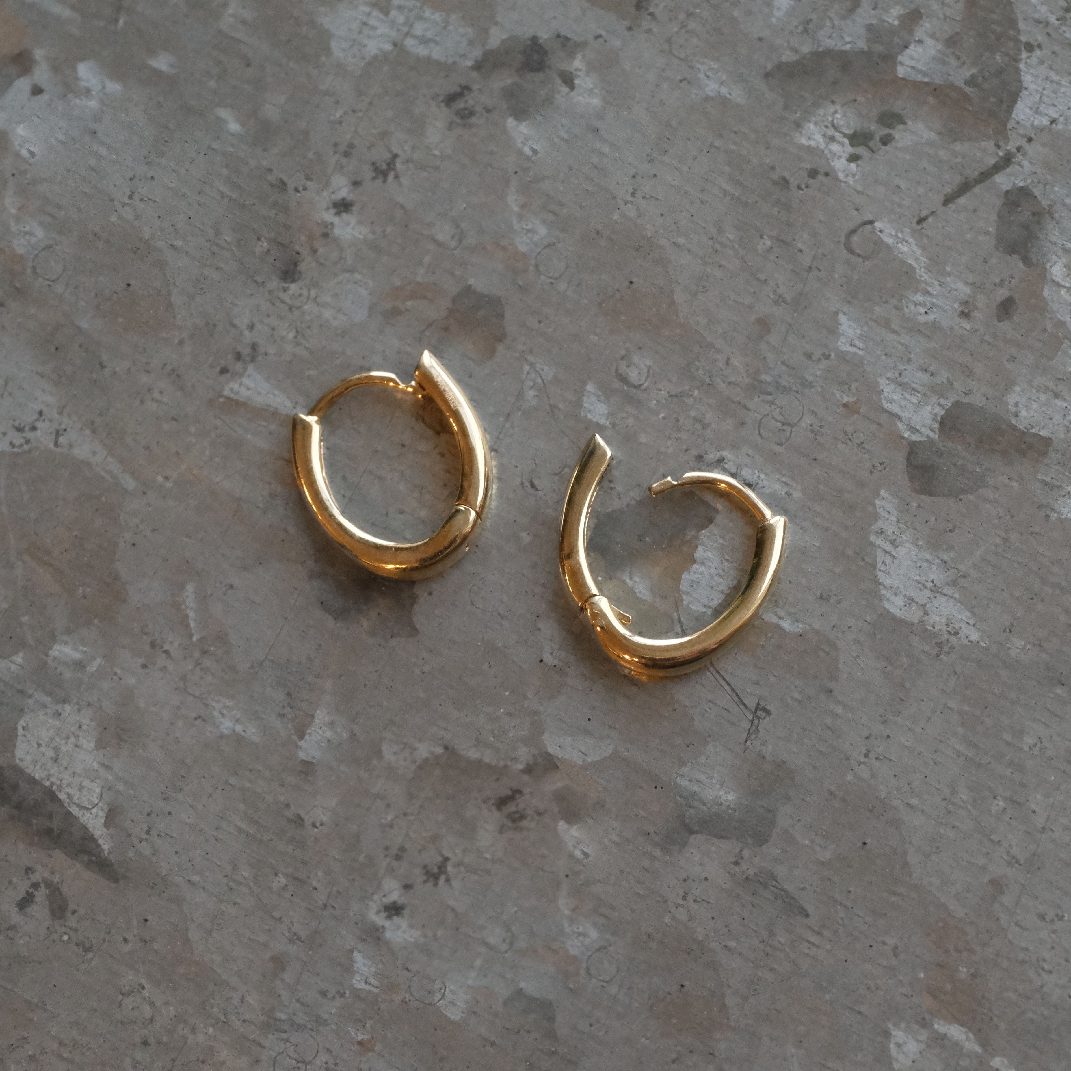 14k Swing Huggers