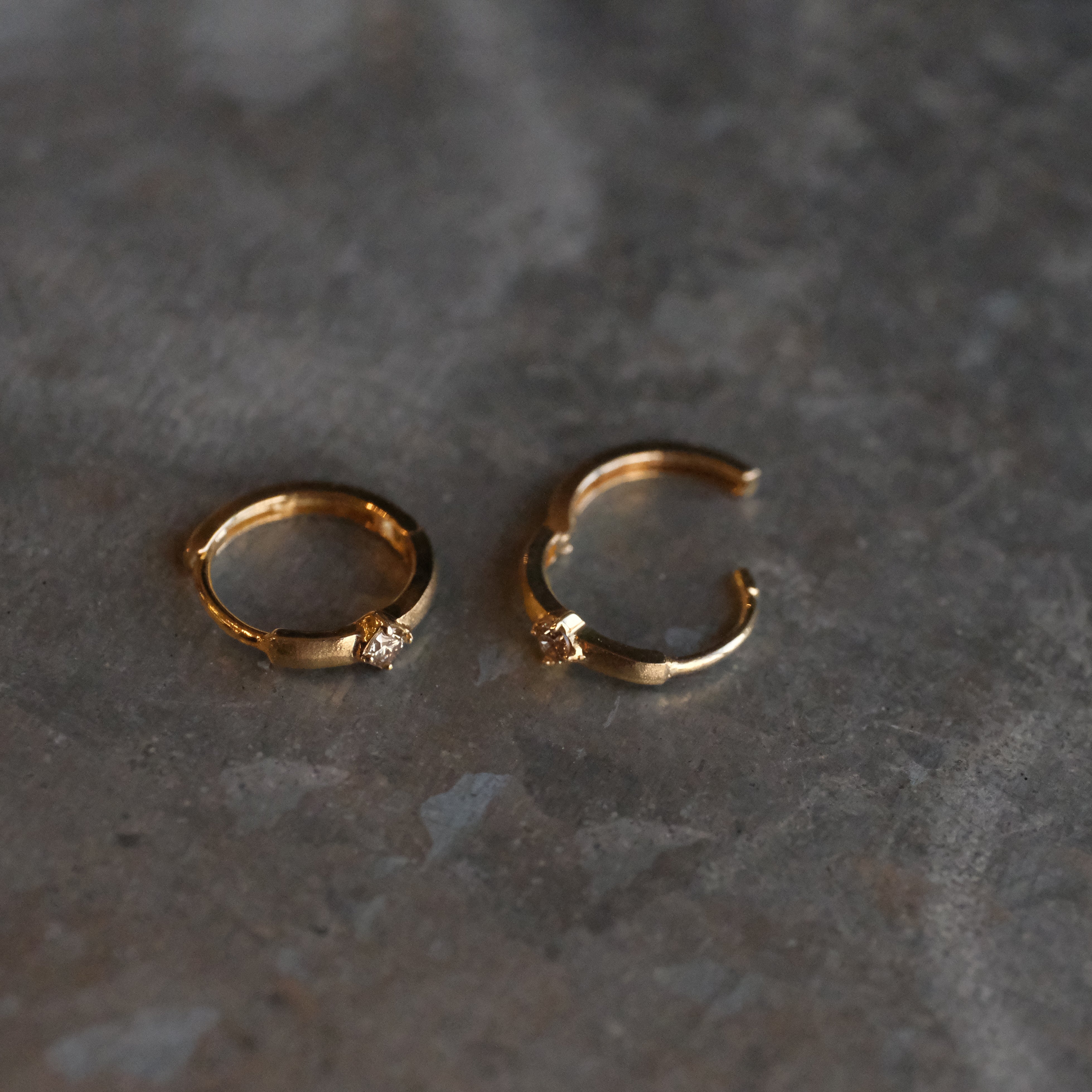 14k + Natural Diamond Tristano Huggers