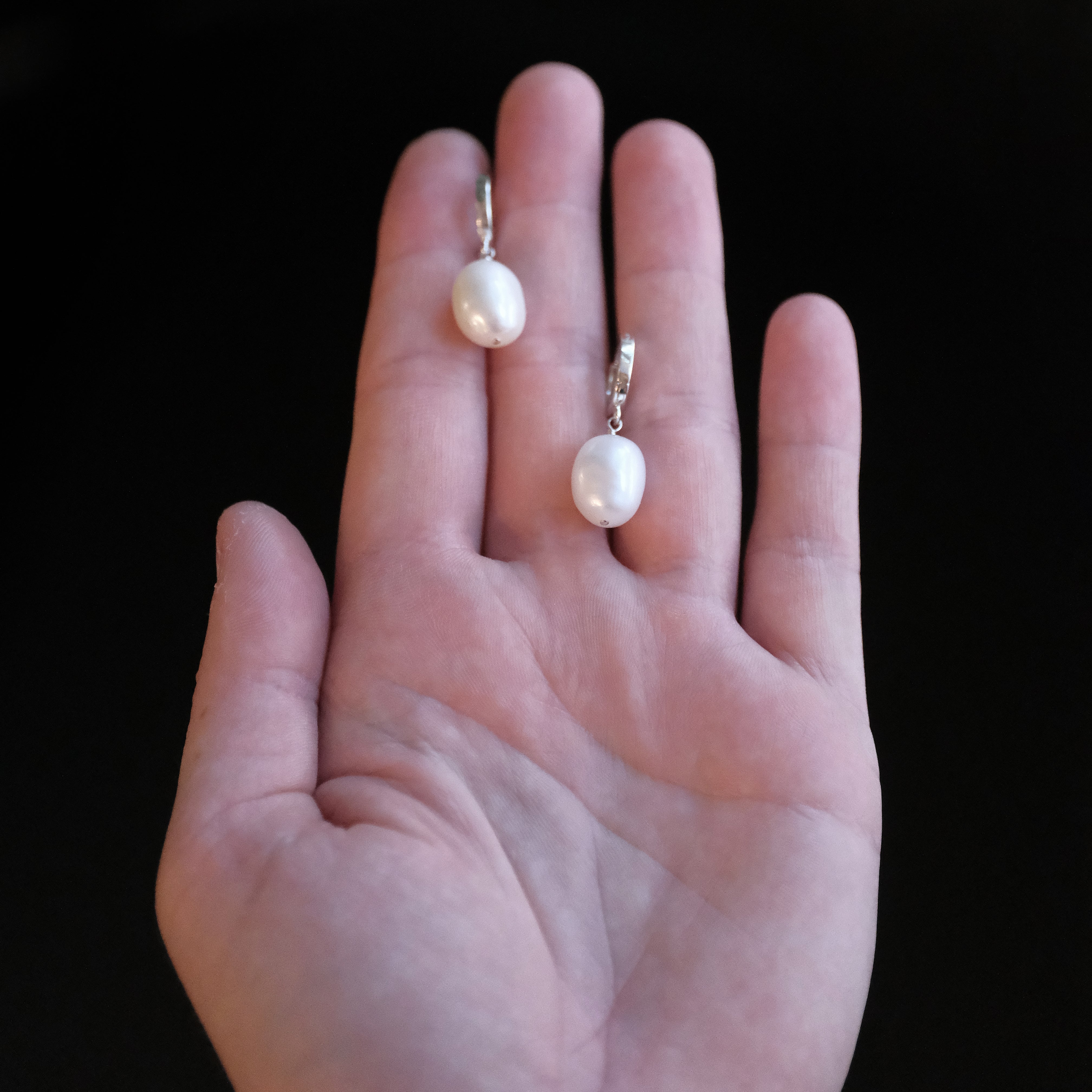 Freshwater Pearl Droplet Huggers