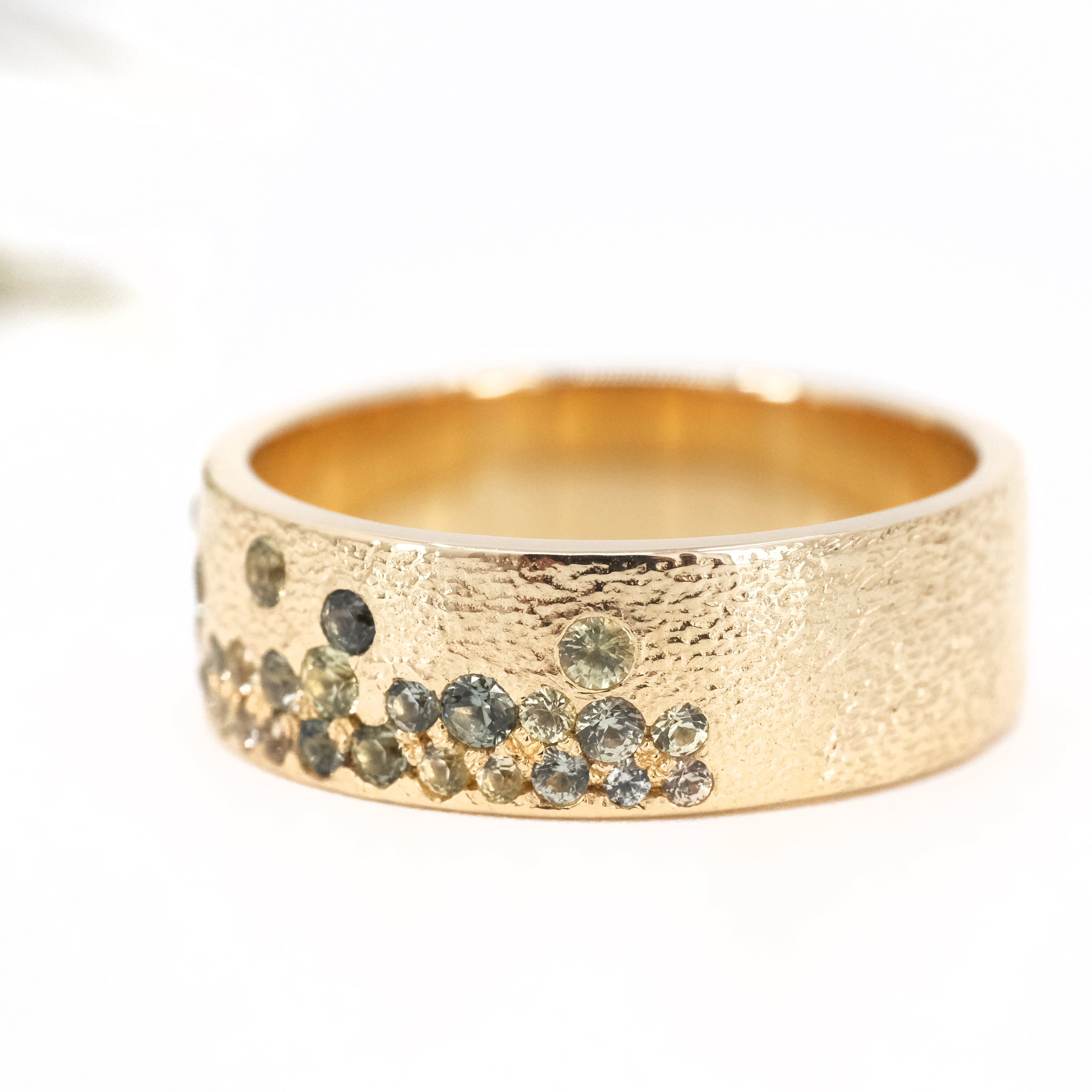 14k + Green Sapphire Drift Ring (Size 6)