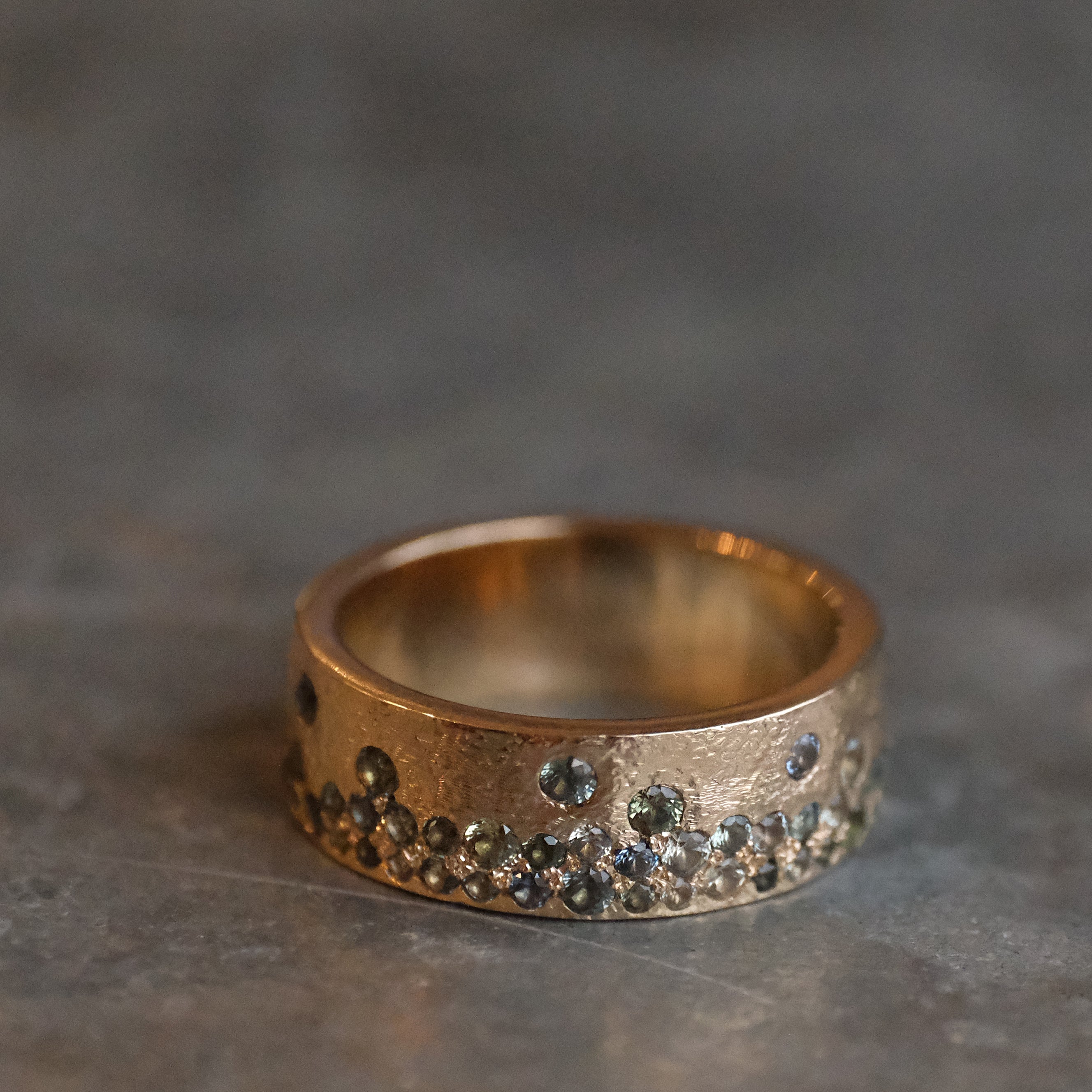 14k + Green Sapphire Drift Ring (Size 6)