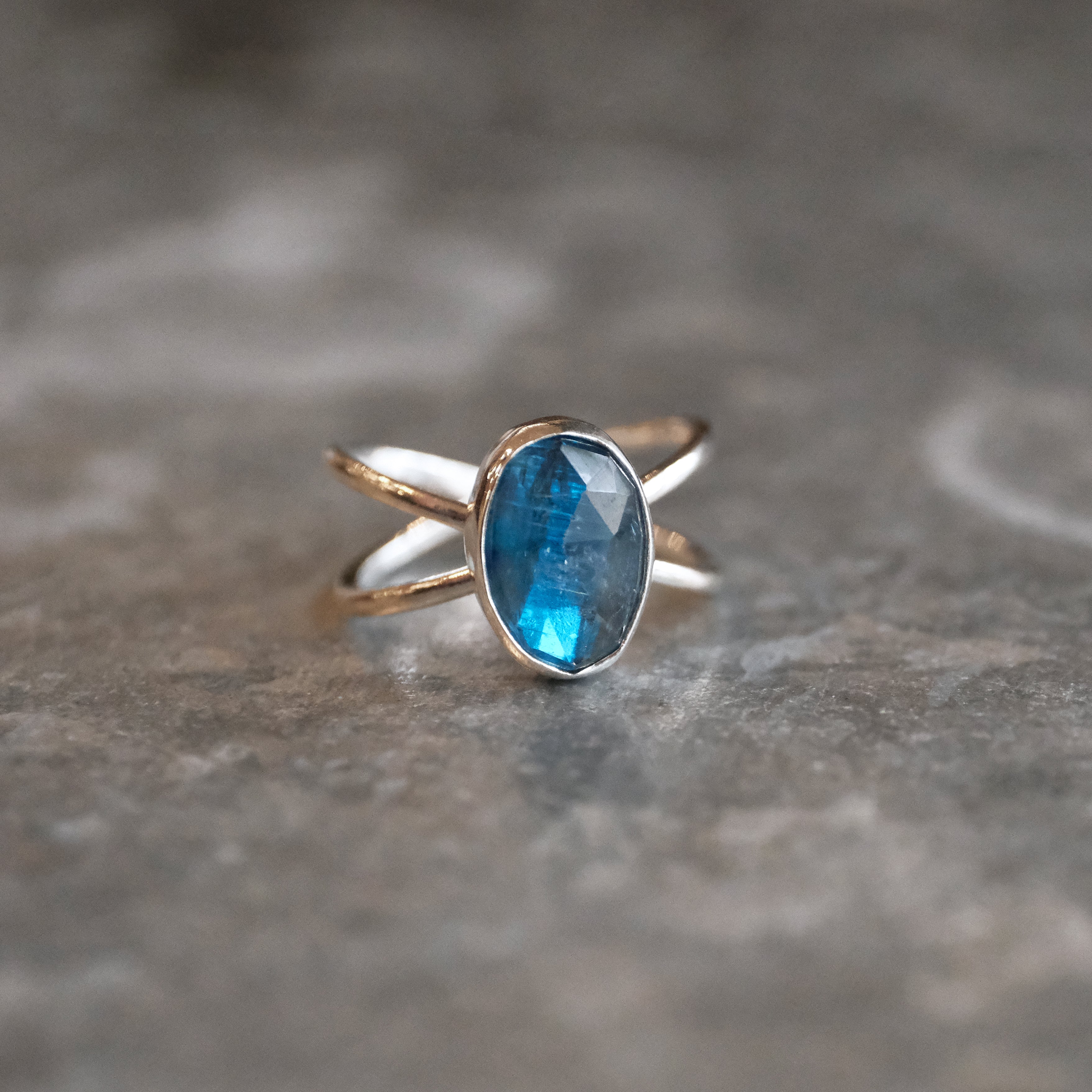 Kyanite Atom Ring (Size 8) - One of a Kind
