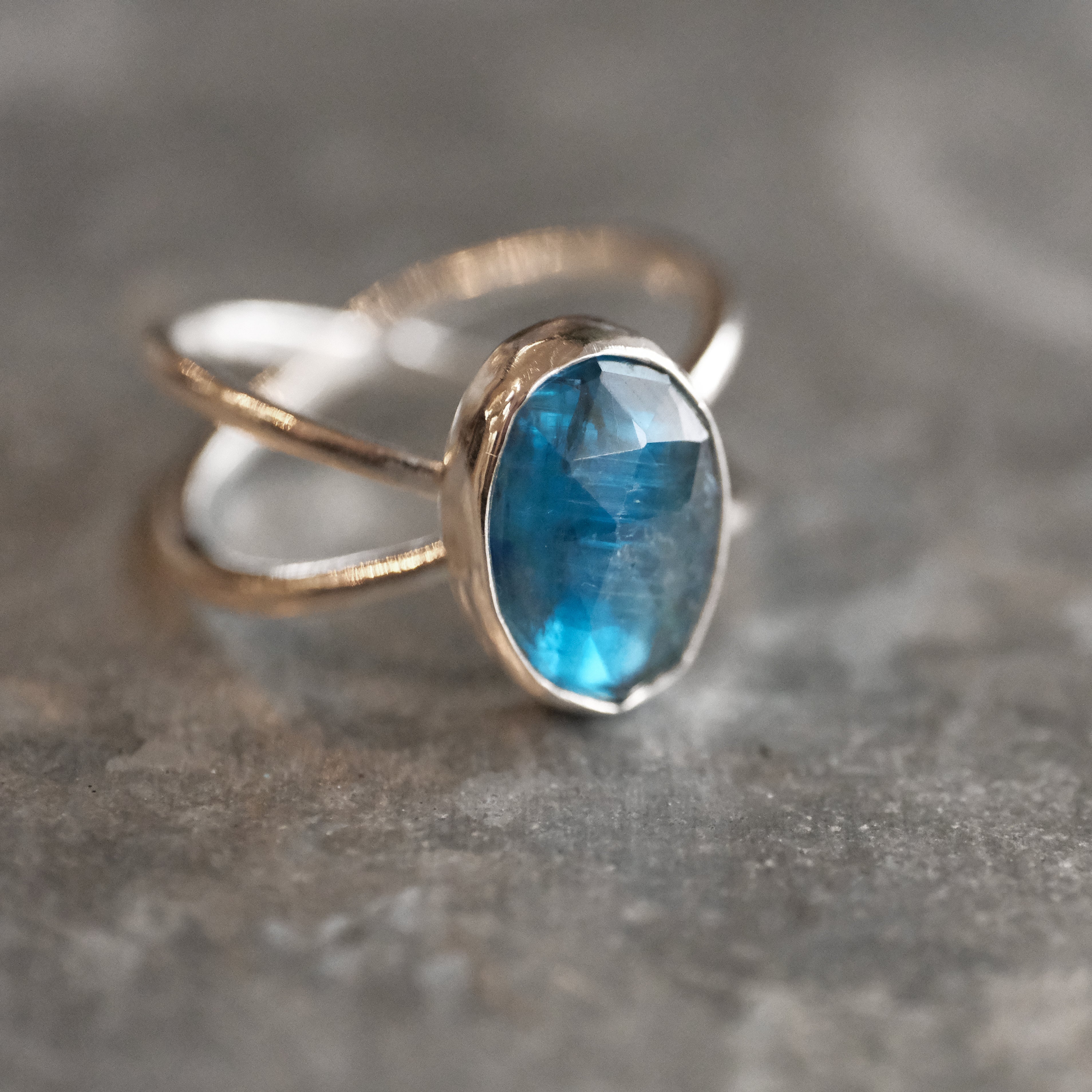 Kyanite Atom Ring (Size 8) - One of a Kind