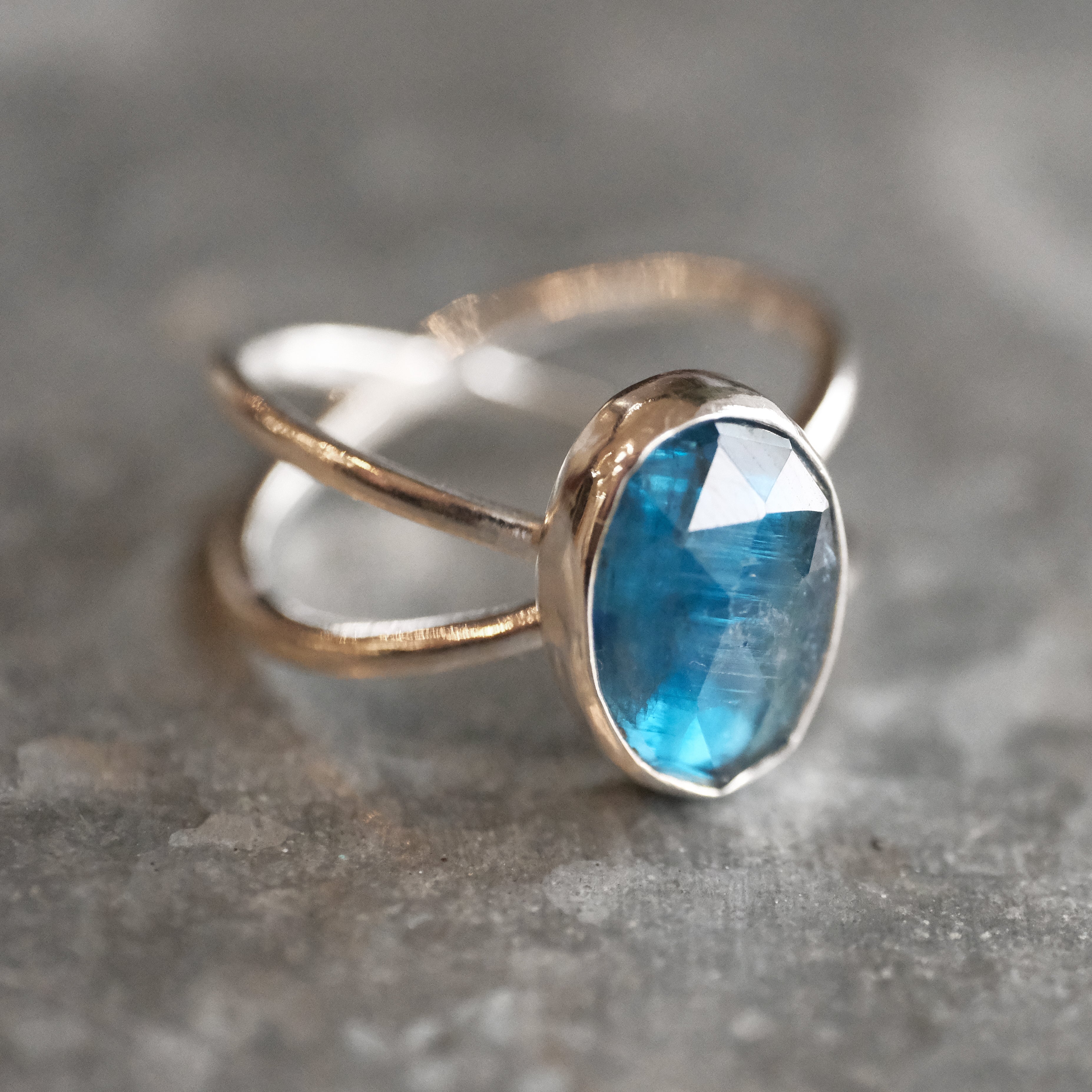 Kyanite Atom Ring (Size 8) - One of a Kind