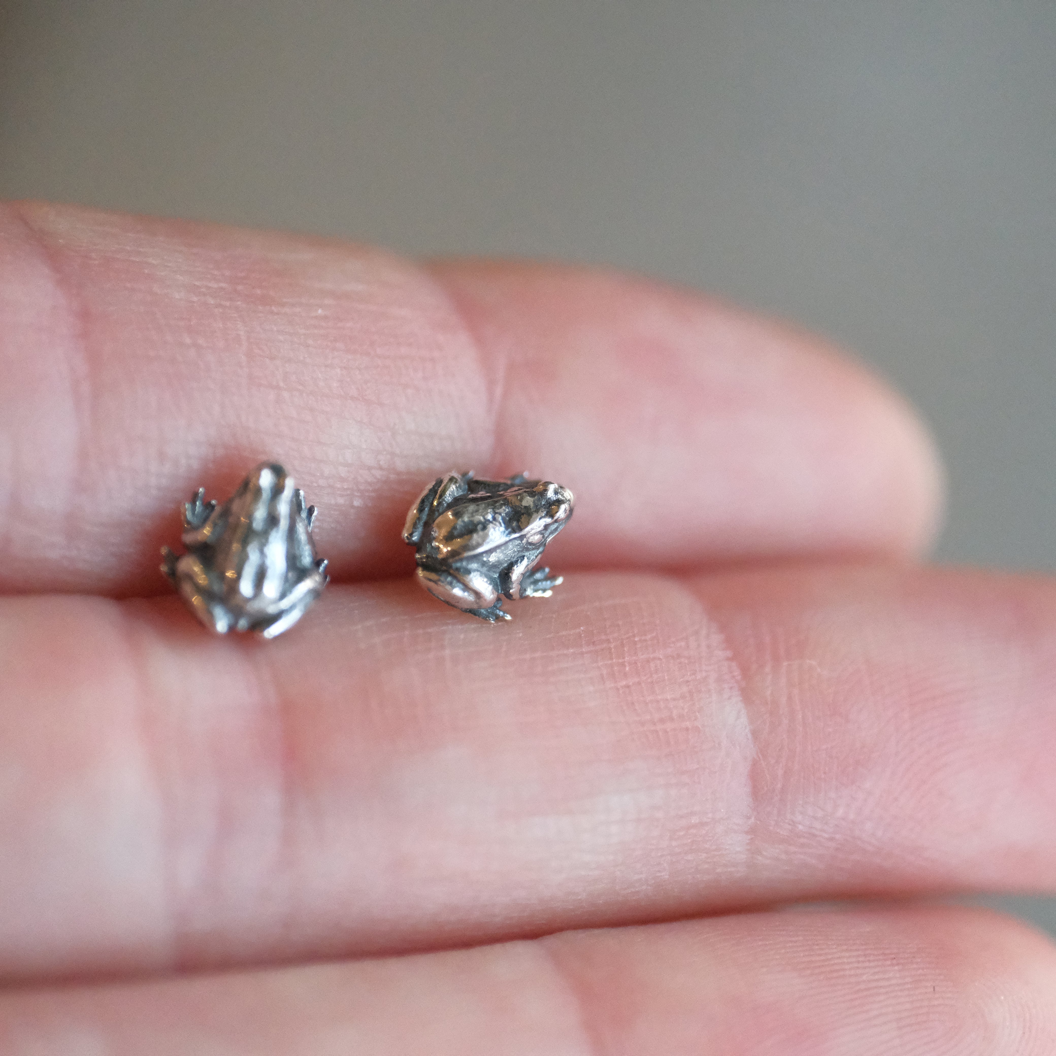 Tiny Sterling Frog Studs