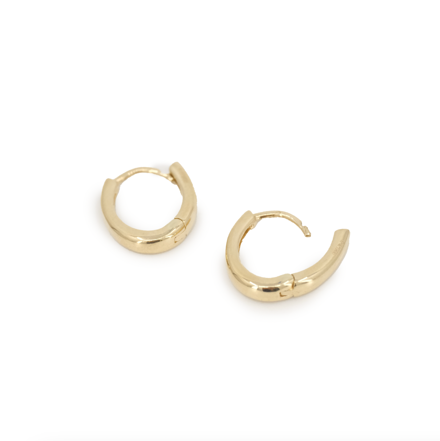 14k Swing Huggers