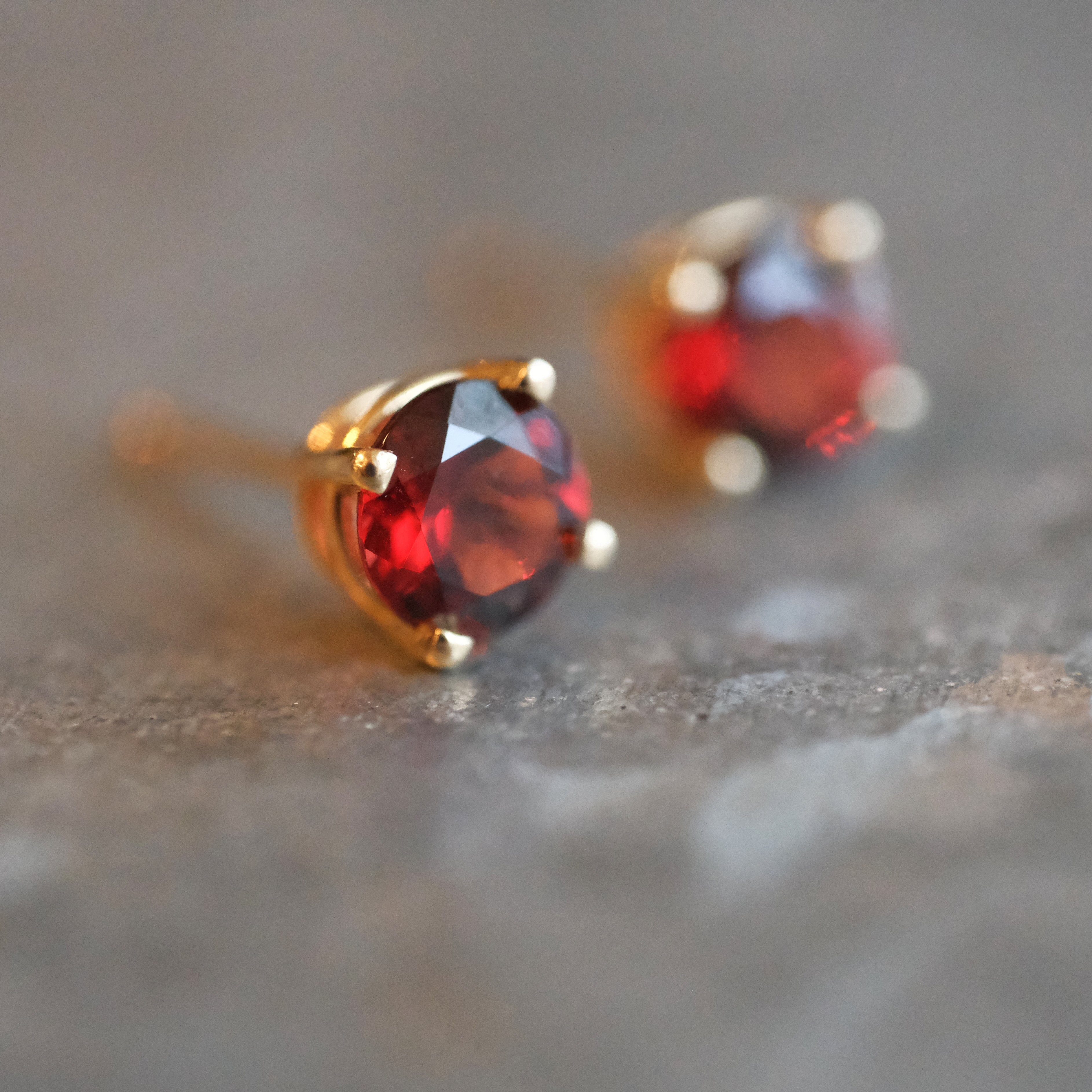 14k + Garnet Sangre Studs