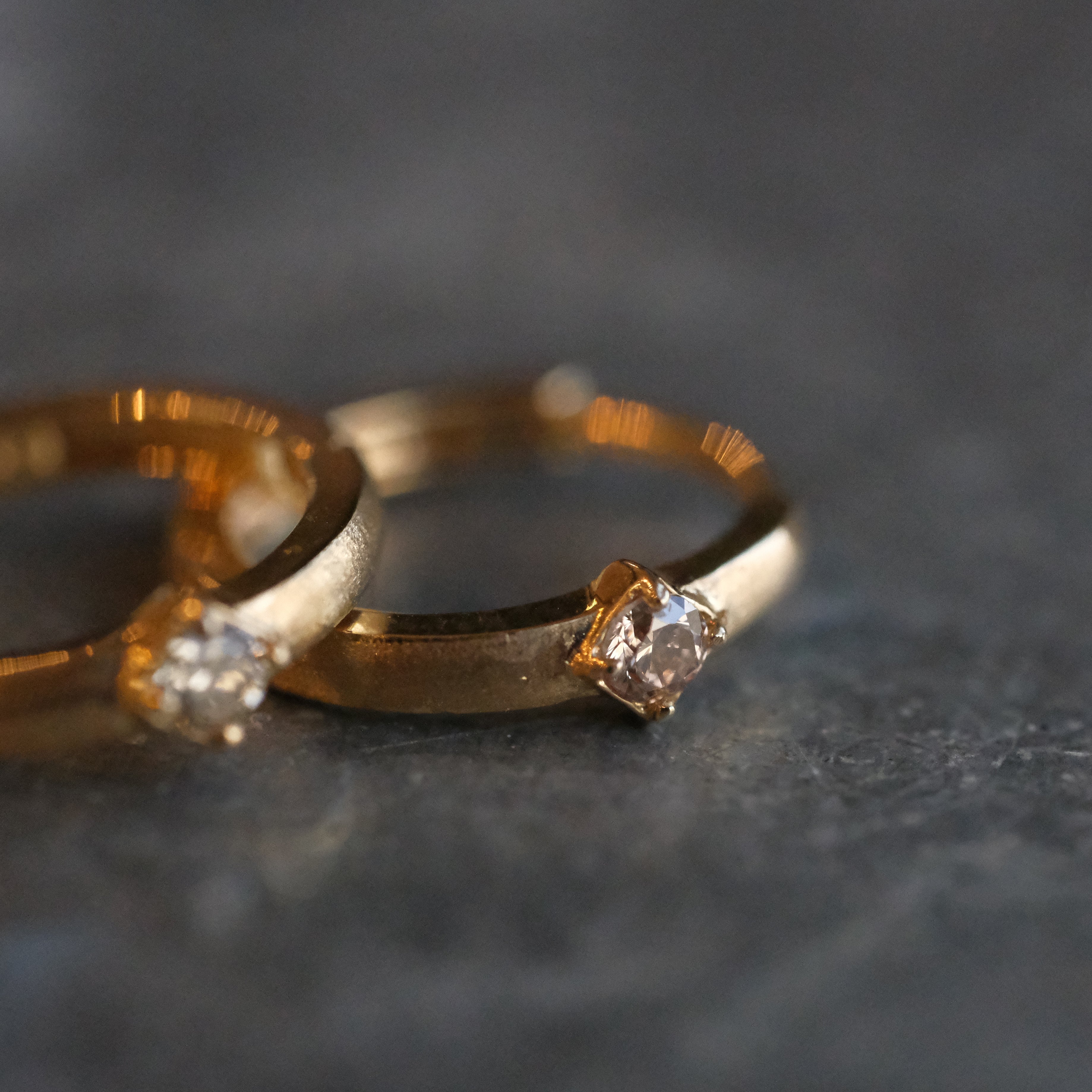 14k + Natural Diamond Tristano Huggers