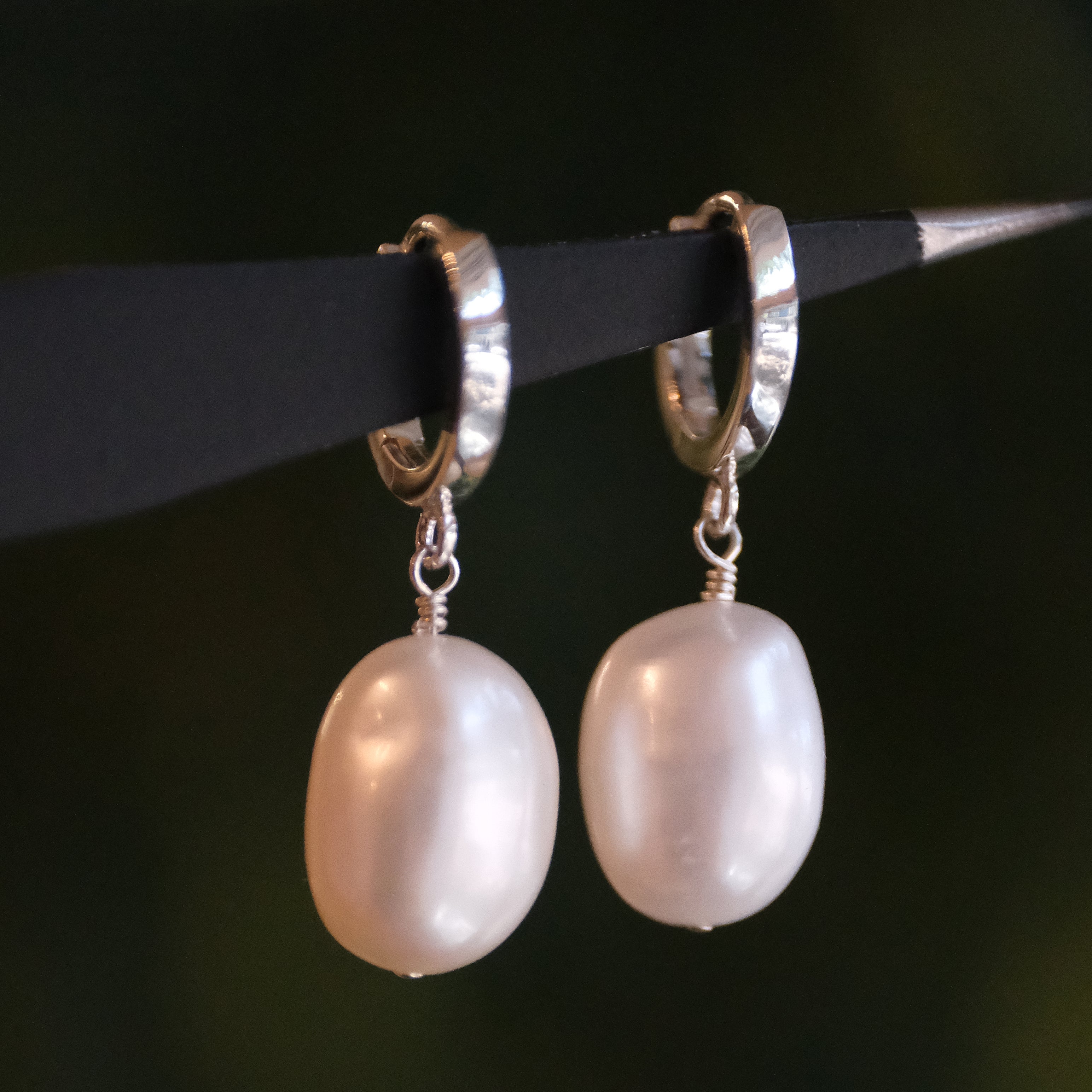 Freshwater Pearl Droplet Huggers