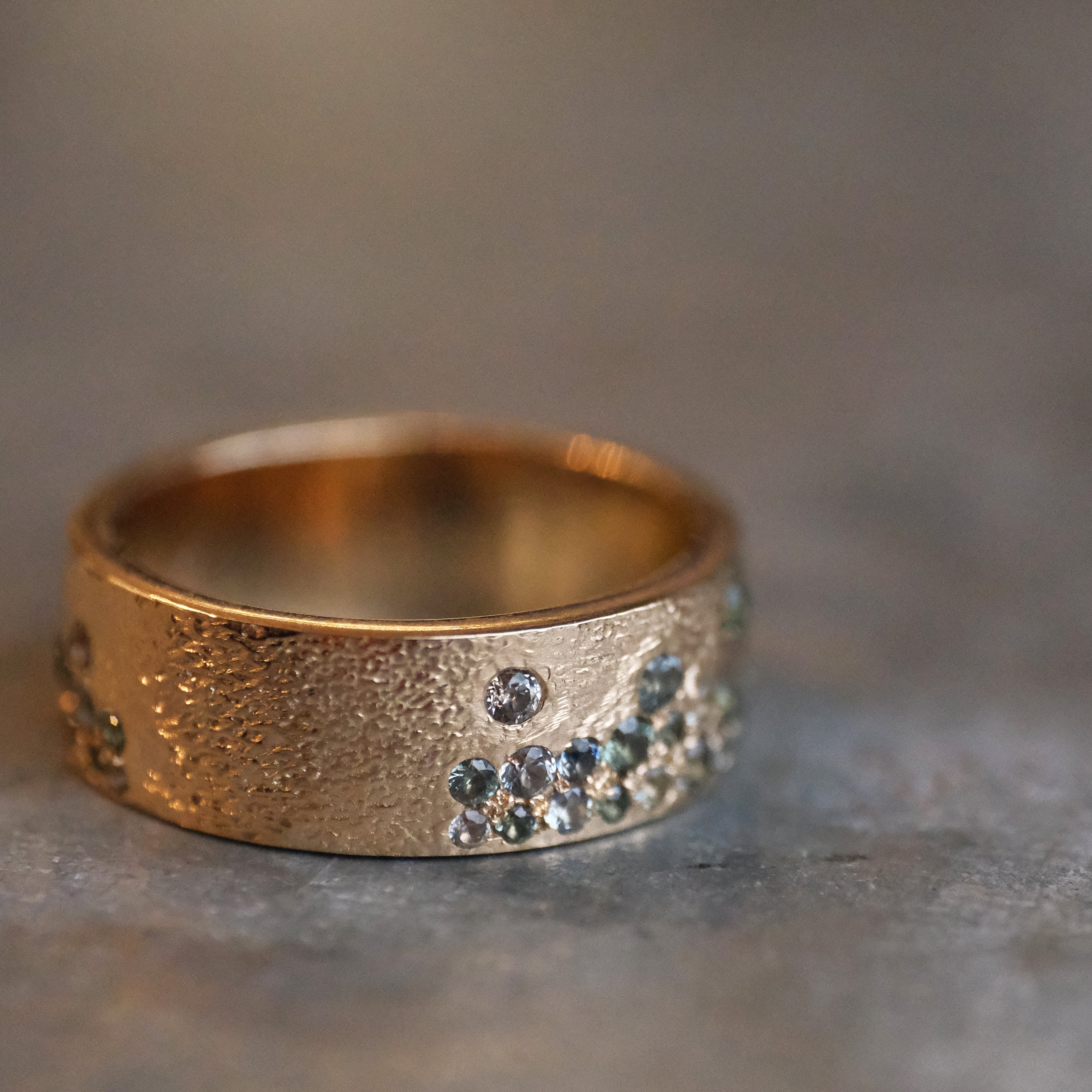 14k + Green Sapphire Drift Ring (Size 6)