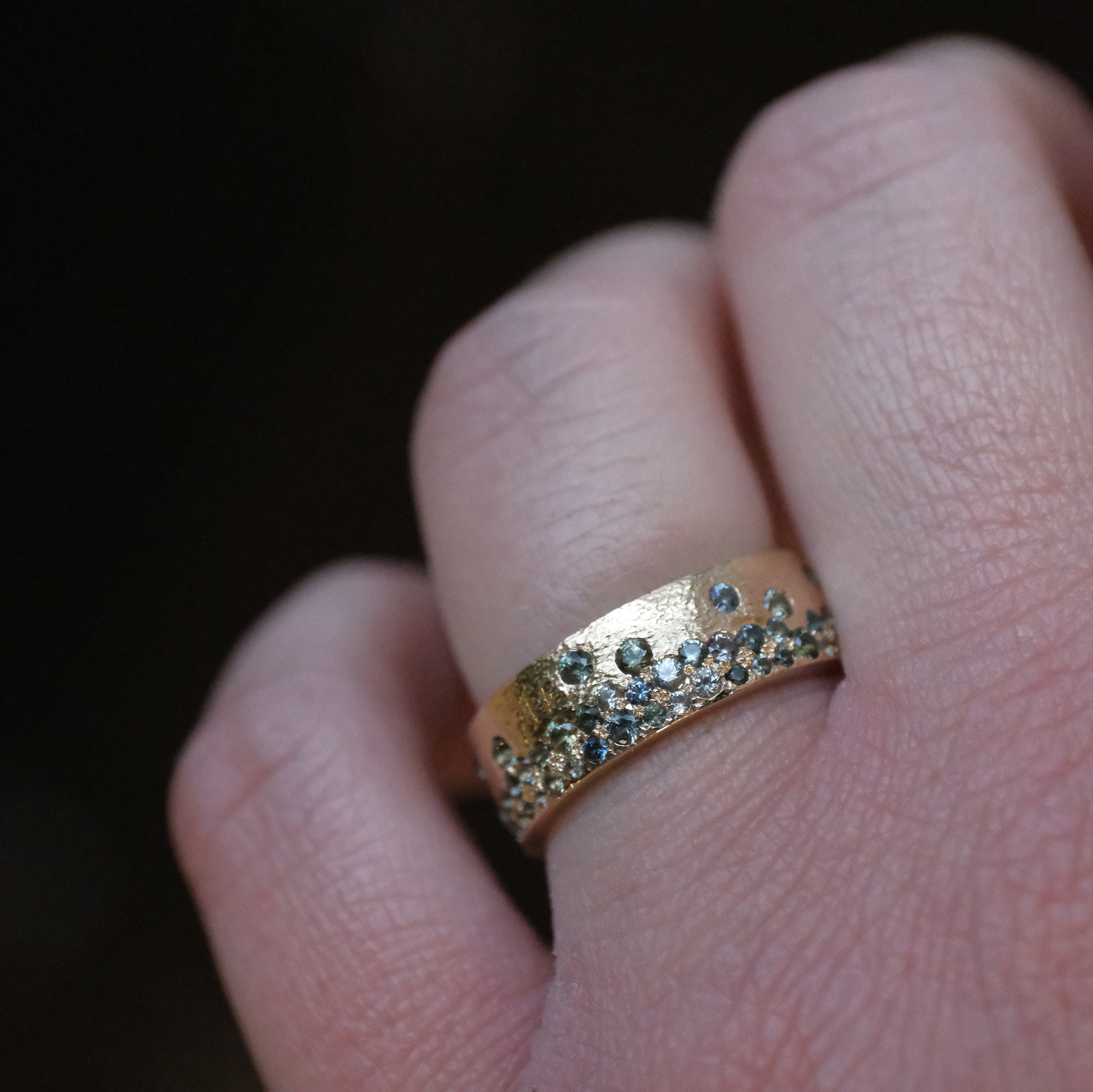 14k + Green Sapphire Drift Ring (Size 6)