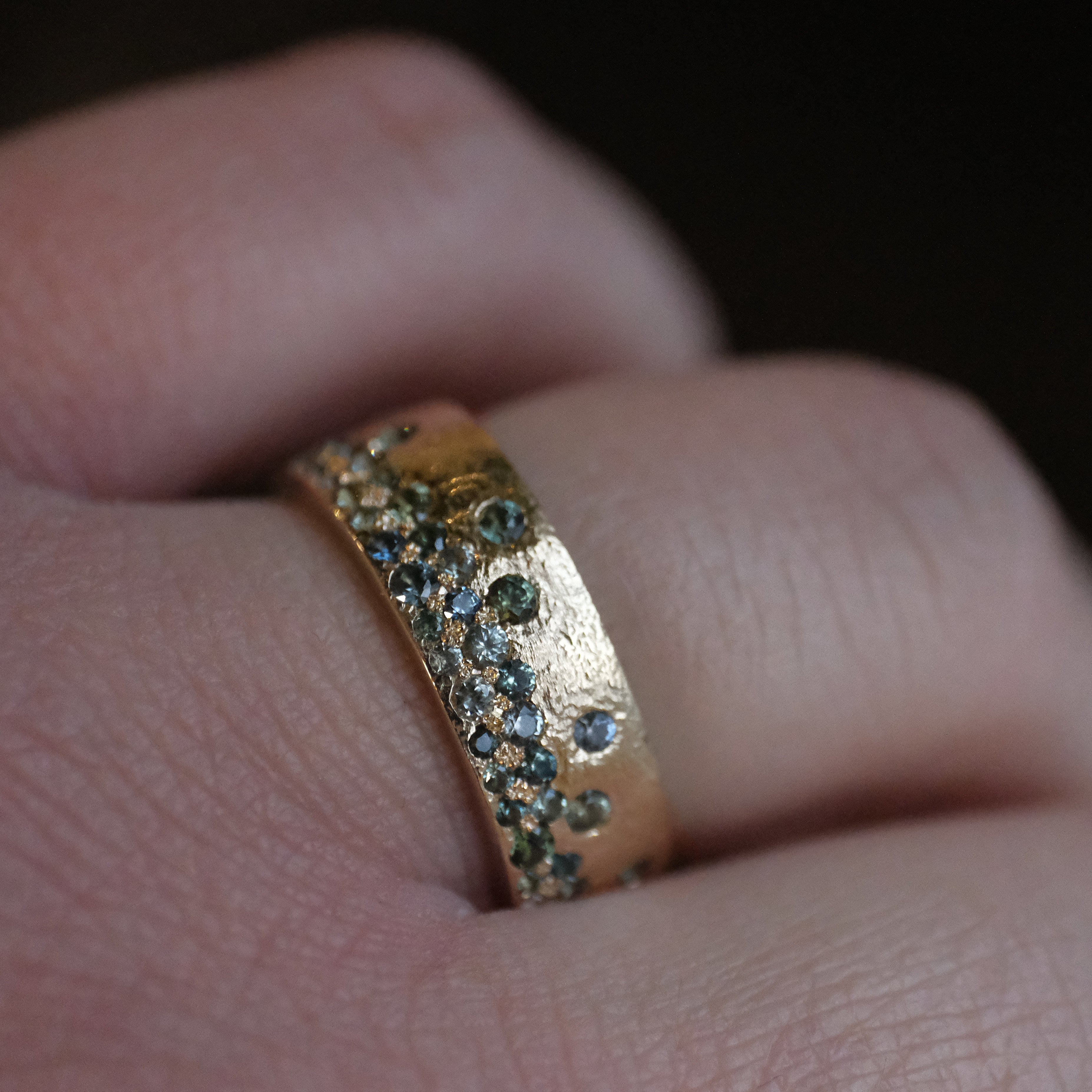 14k + Green Sapphire Drift Ring (Size 6)