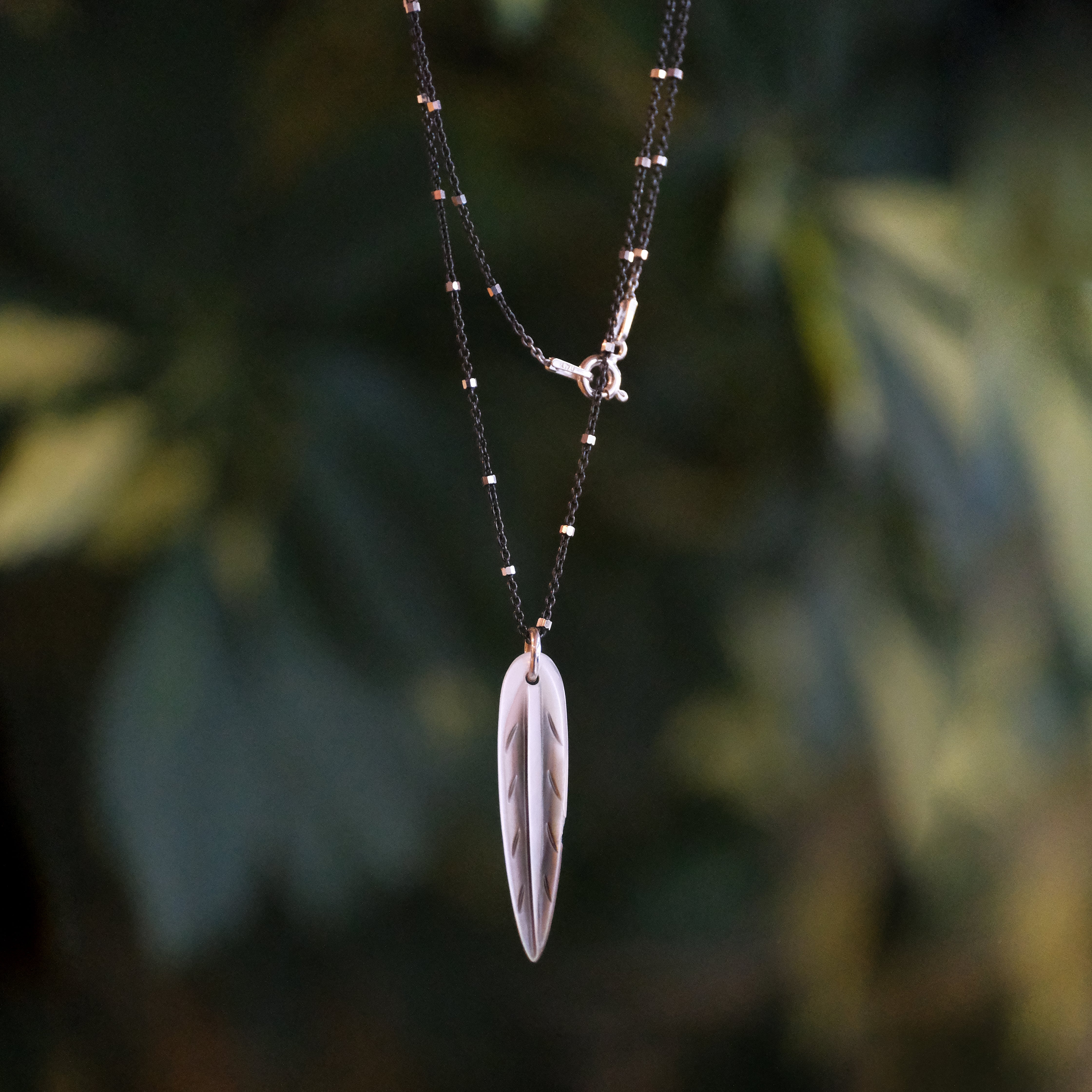 Dark Quill Mother of Pearl Necklace