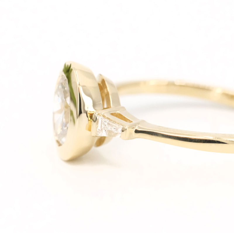 14k + Lab Diamond Luz Ring
