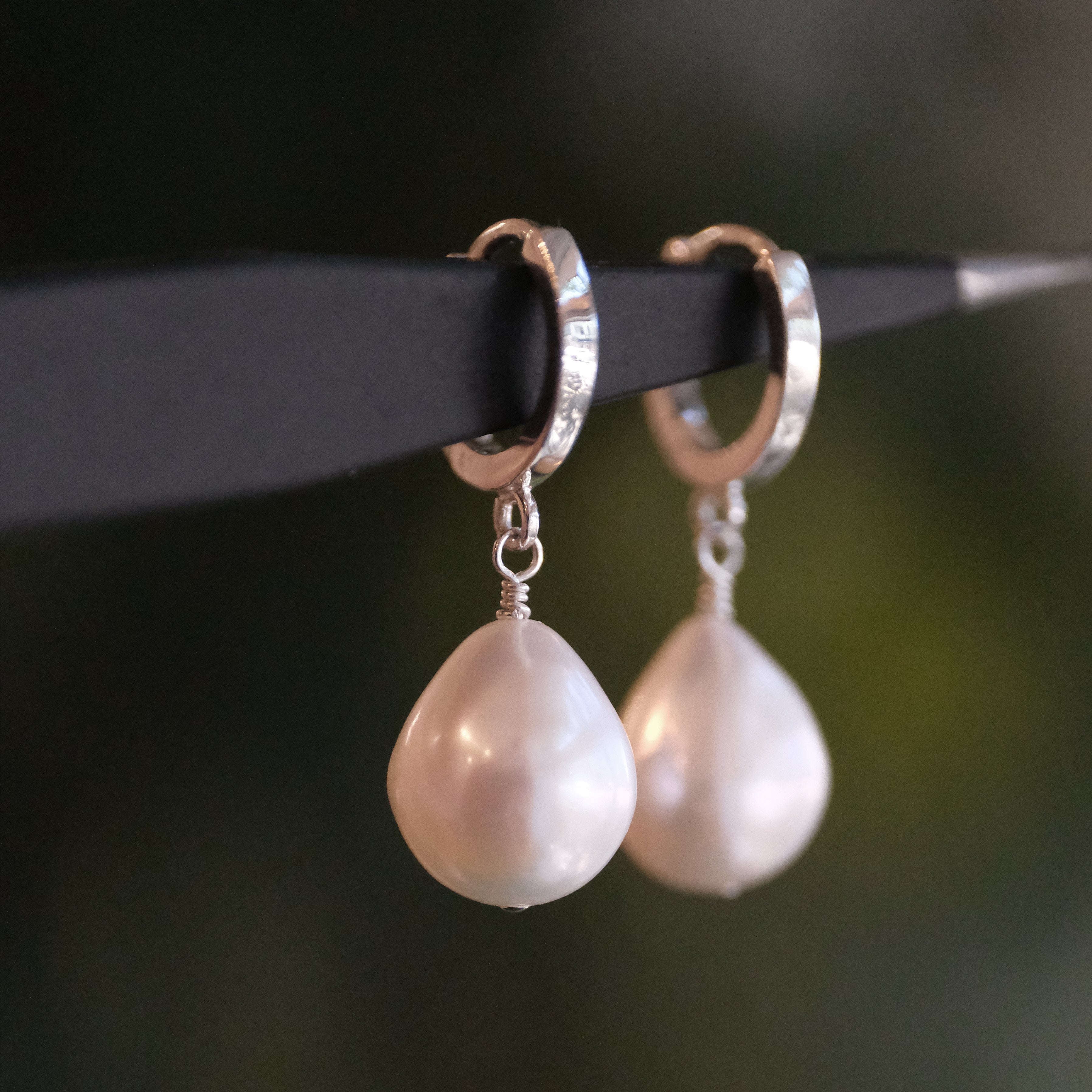 Freshwater Pearl Droplet Huggers