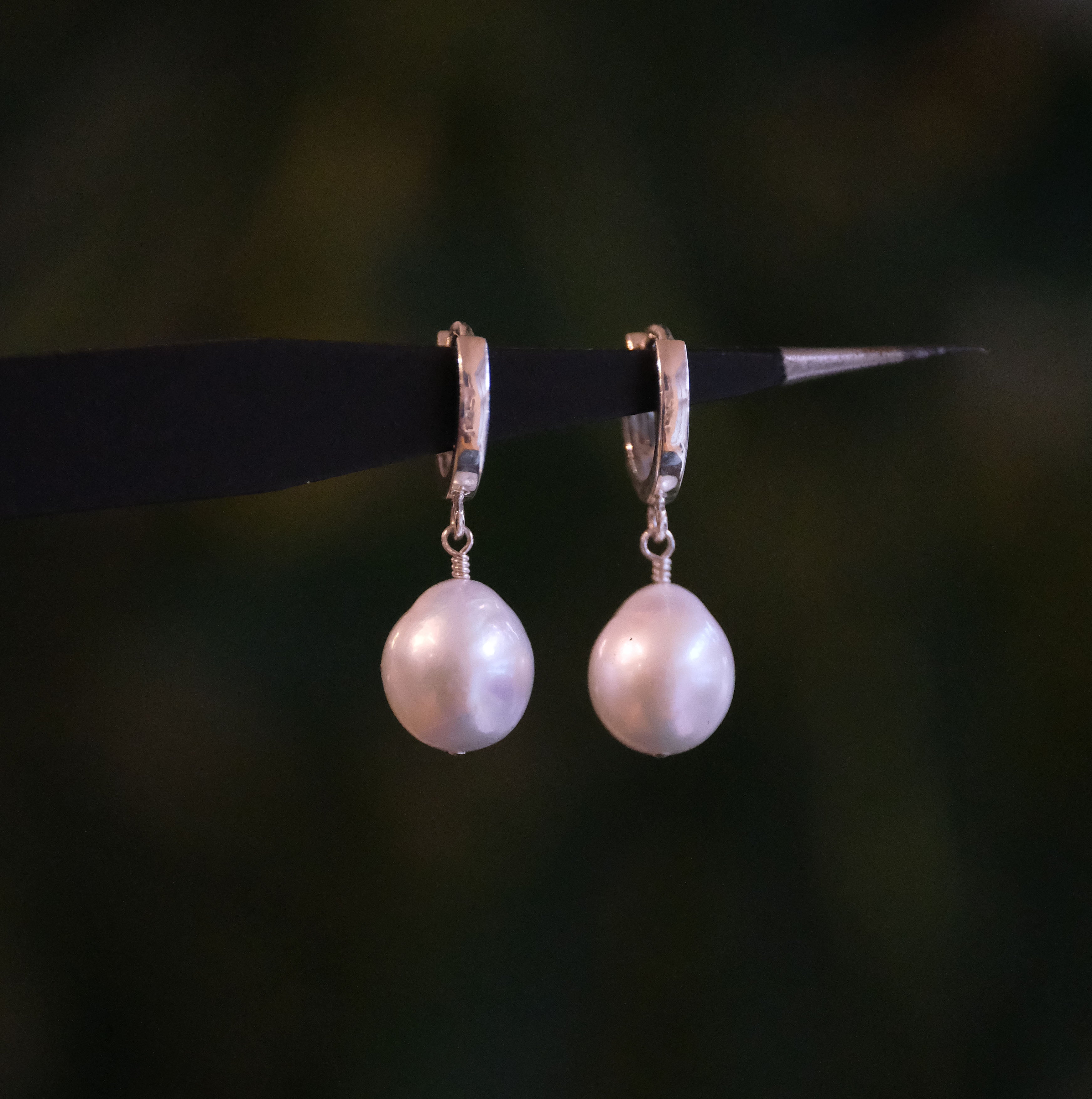 Freshwater Pearl Droplet Huggers