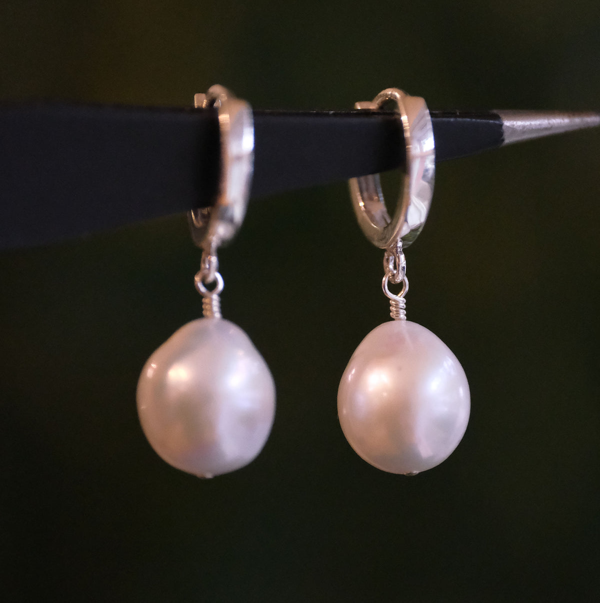 Freshwater Pearl Droplet Huggers