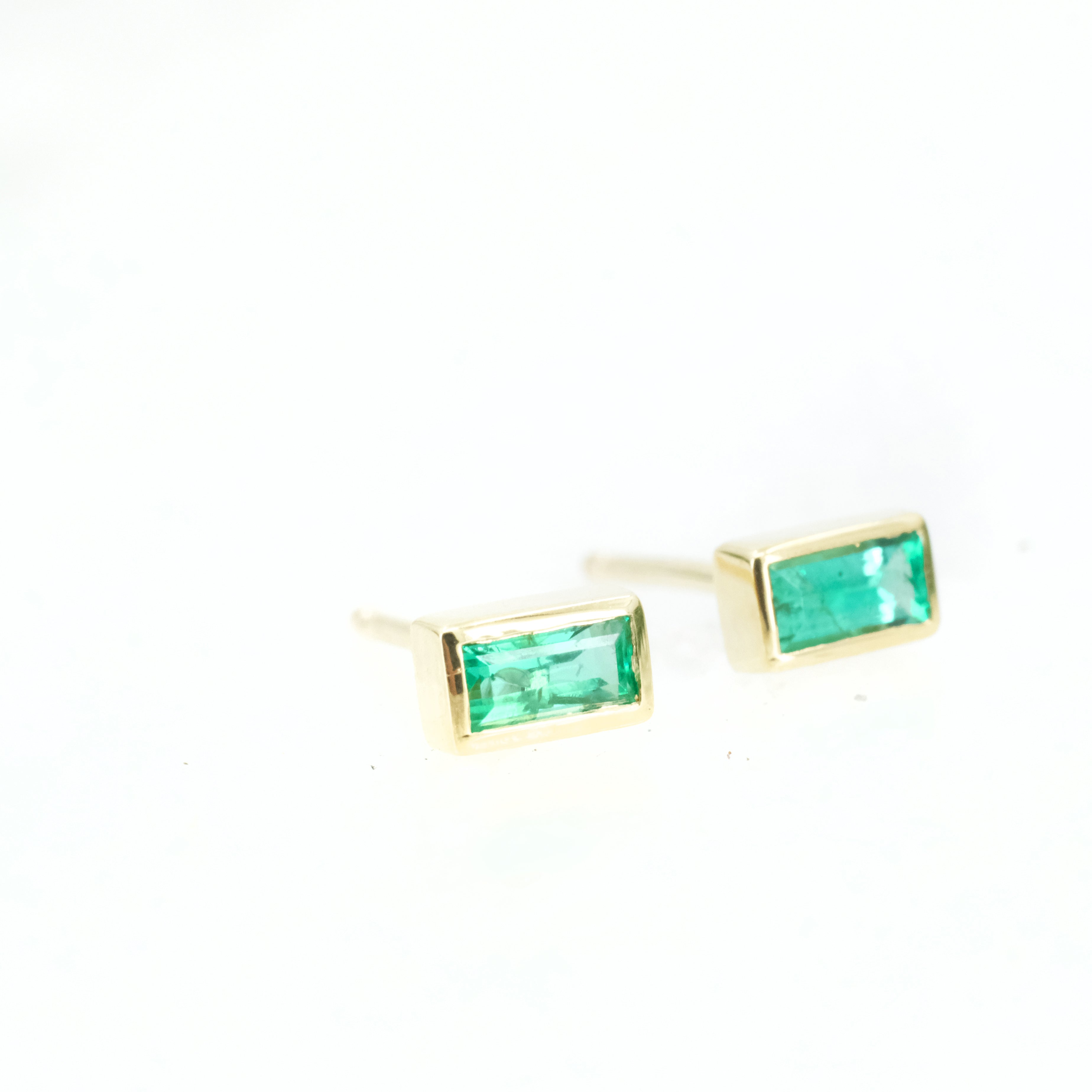 14k + Brazilian Emerald Baguette Studs